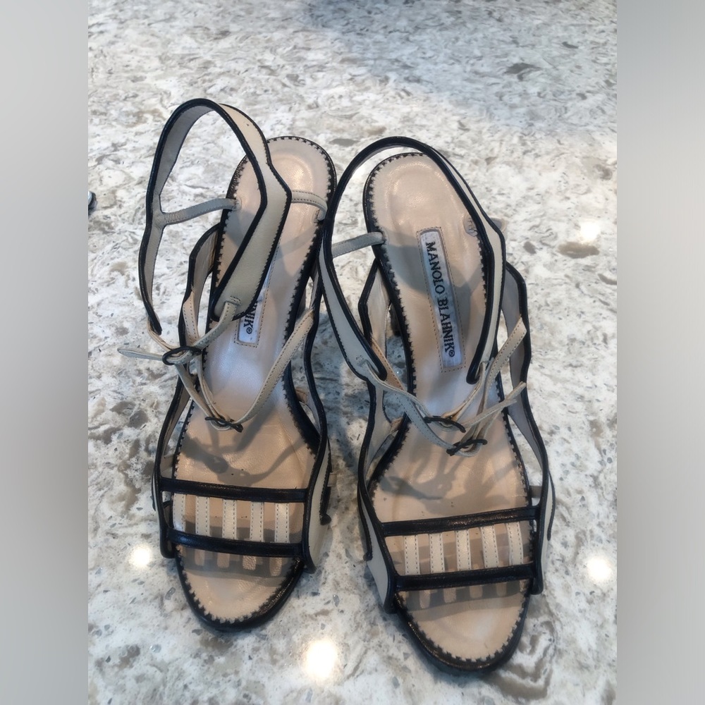Manolo Blahnik sz 36.5, great condition, comfortable, stable. Black and crème